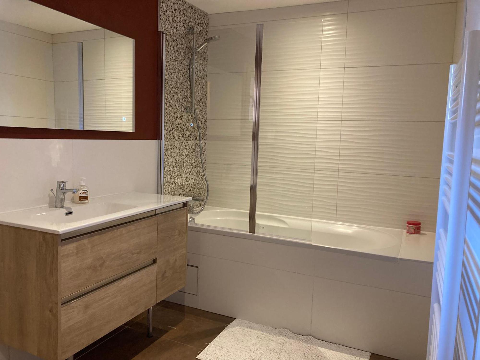 Renovated Flat Facing Mont Blanc *